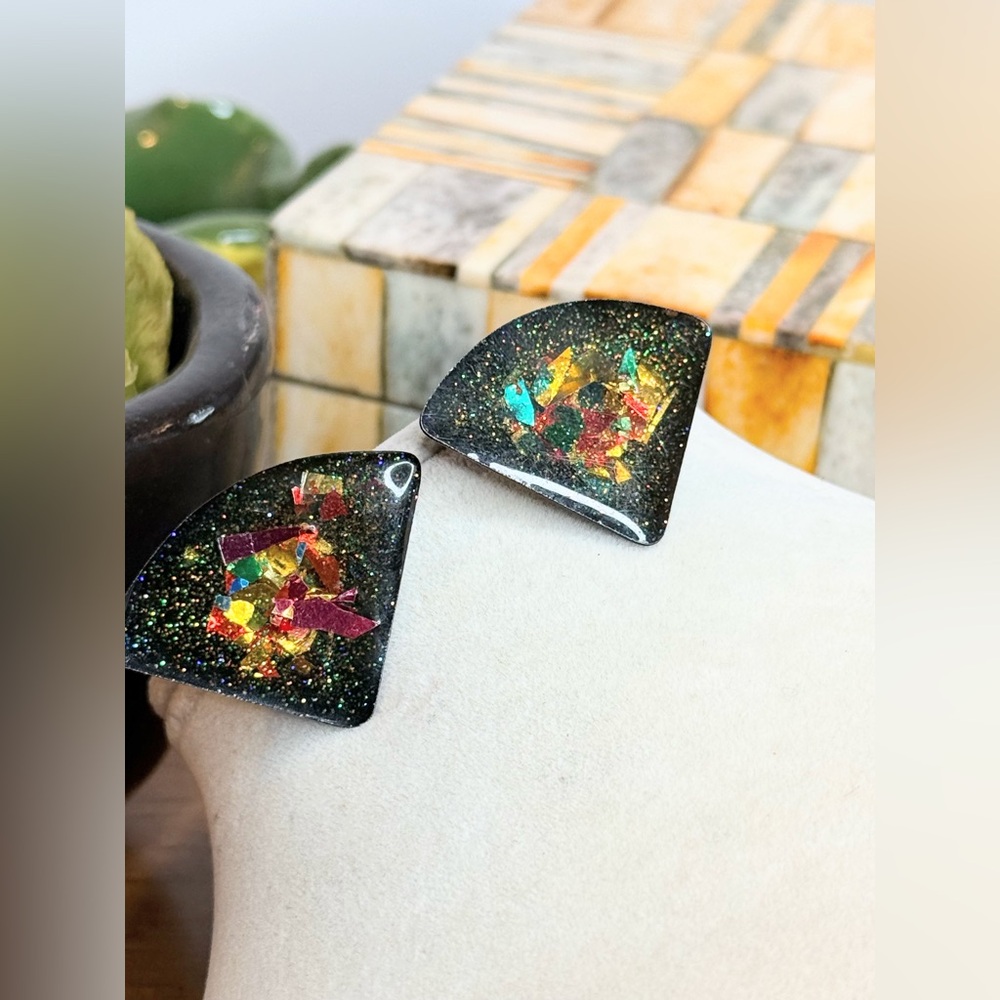 Vintage 80s Black Resin Glitter Confetti Triangle Statement Earrings